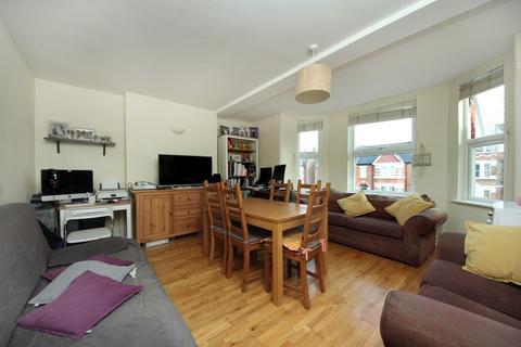 3 bedroom flat for sale, Twyford Avenue, Acton