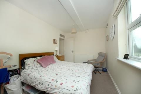 3 bedroom flat for sale, Twyford Avenue, Acton