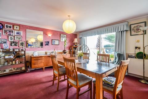 3 bedroom flat for sale, The Leas, Westcliff-On-Sea SS0