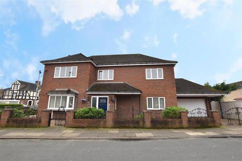 3 bedroom detached house for sale, College Street, Grimsby DN34
