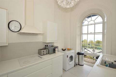 2 bedroom apartment for sale, CENTRAL RYDE