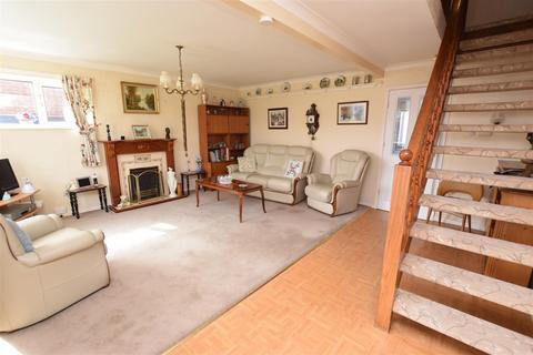 4 bedroom detached house for sale - Amesbury Avenue, Scartho DN33