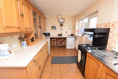 32 Amesbury Avenue, Grimsby, DN33 3HT