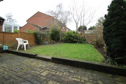 32 Abbots Way, High Wycombe, HP12 4NR
