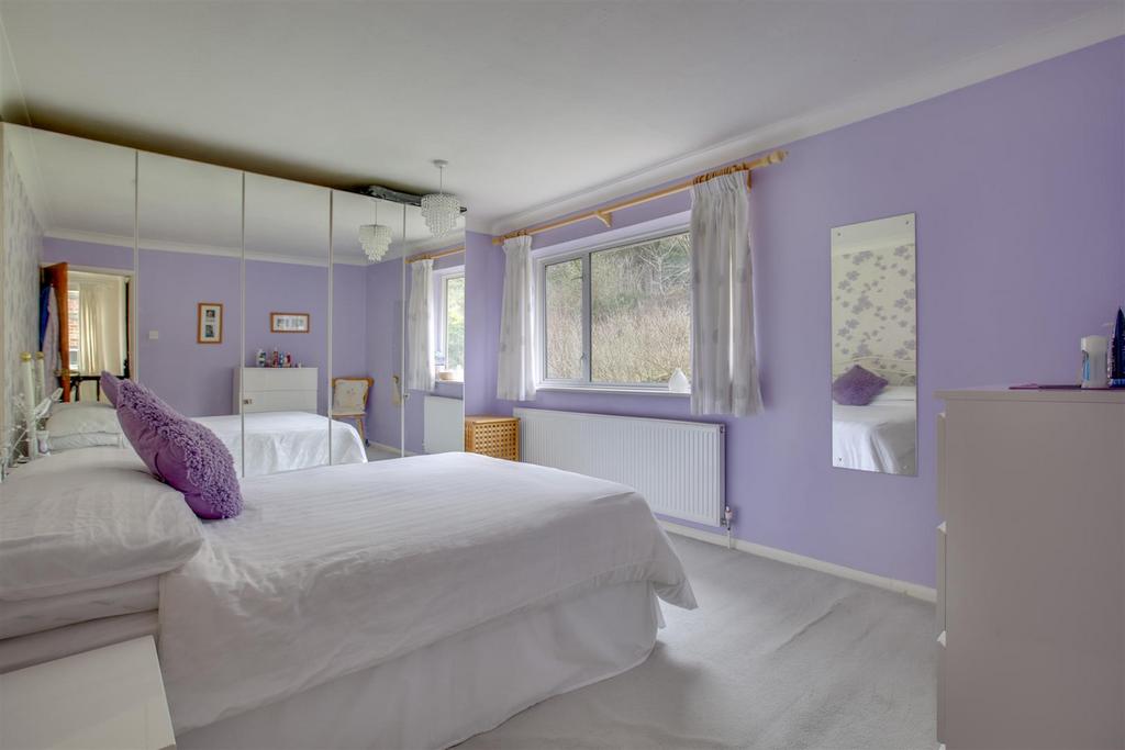 12 White Close, HP13 5 NG-4.jpg