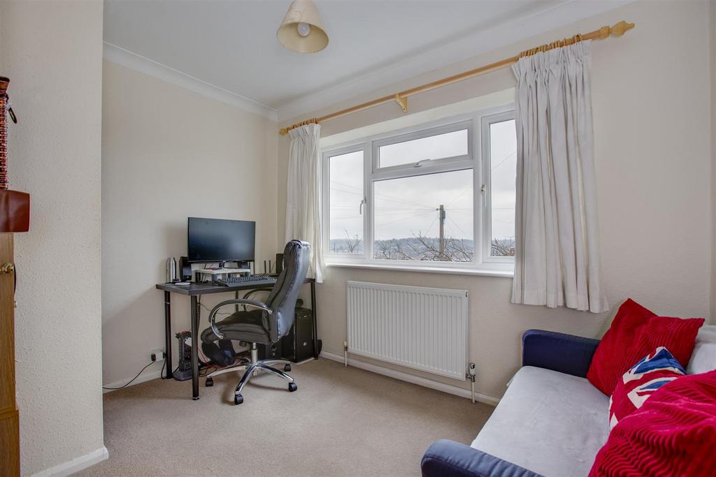 12 White Close, HP13 5 NG-9.jpg