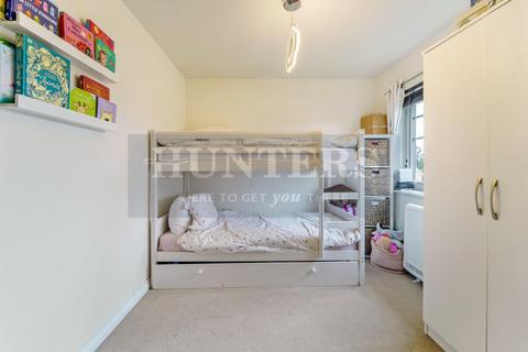 2 bedroom flat for sale, Garrison Close, Hounslow, TW4 5EZ