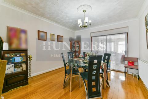 4 bedroom semi-detached house for sale, Clifford Road, Hounslow