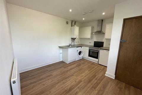 1 bedroom flat to rent - High Street, High Wycombe HP14