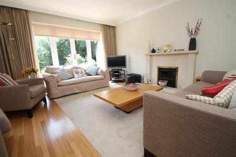 27 Daws Lea, High Wycombe, HP11 1QG