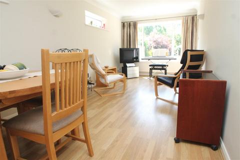 27 Daws Lea, High Wycombe, HP11 1QG