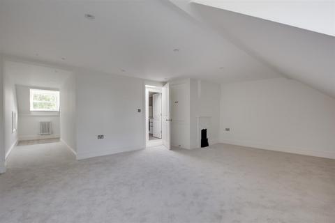 2 bedroom flat for sale, London Road, High Wycombe HP10