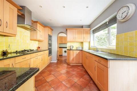 29 Rye View, High Wycombe, HP13 6HL