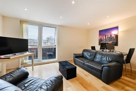 3 bedroom apartment to rent, Jansen Walk, Battersea, SW11