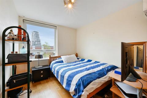 3 bedroom apartment to rent, Jansen Walk, Battersea, SW11