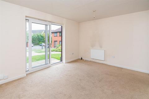2 bedroom apartment for sale, St Georges Court, Eaton Avenue, High Wycombe HP12