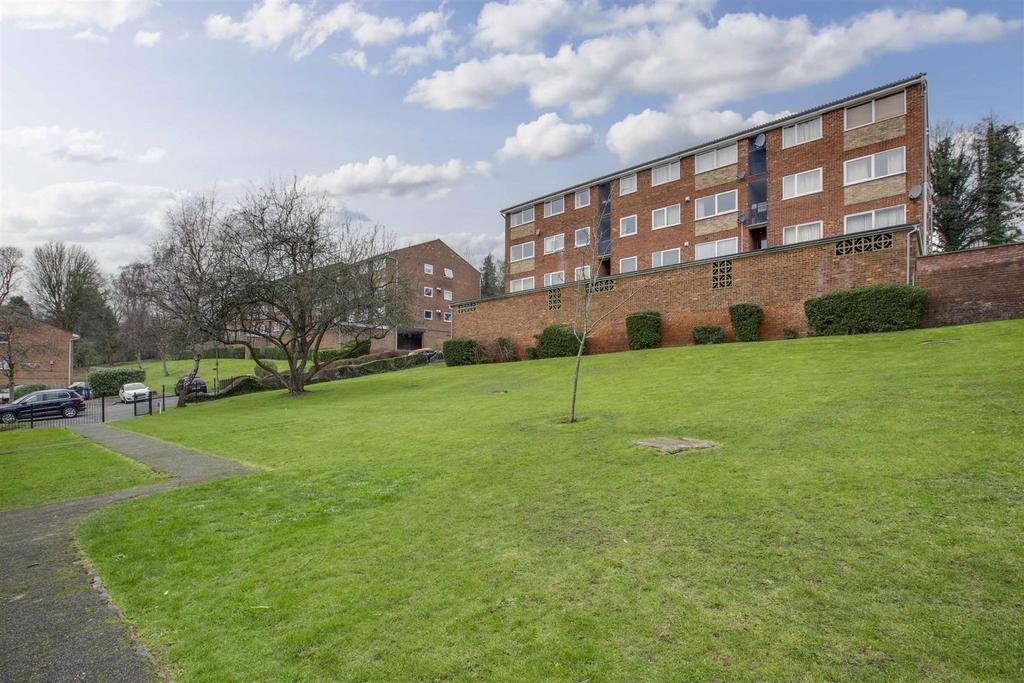 45 Windsor Drive, HP13 6 BJ (LOW RES)-11.jpg
