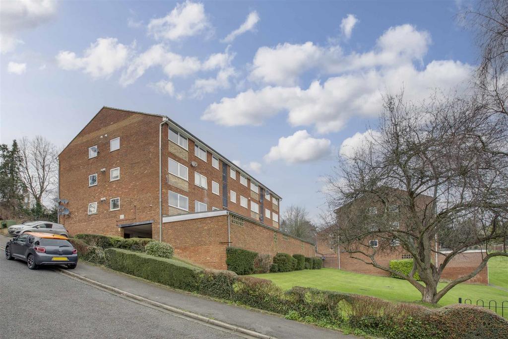 45 Windsor Drive, HP13 6 BJ (LOW RES)-13.jpg