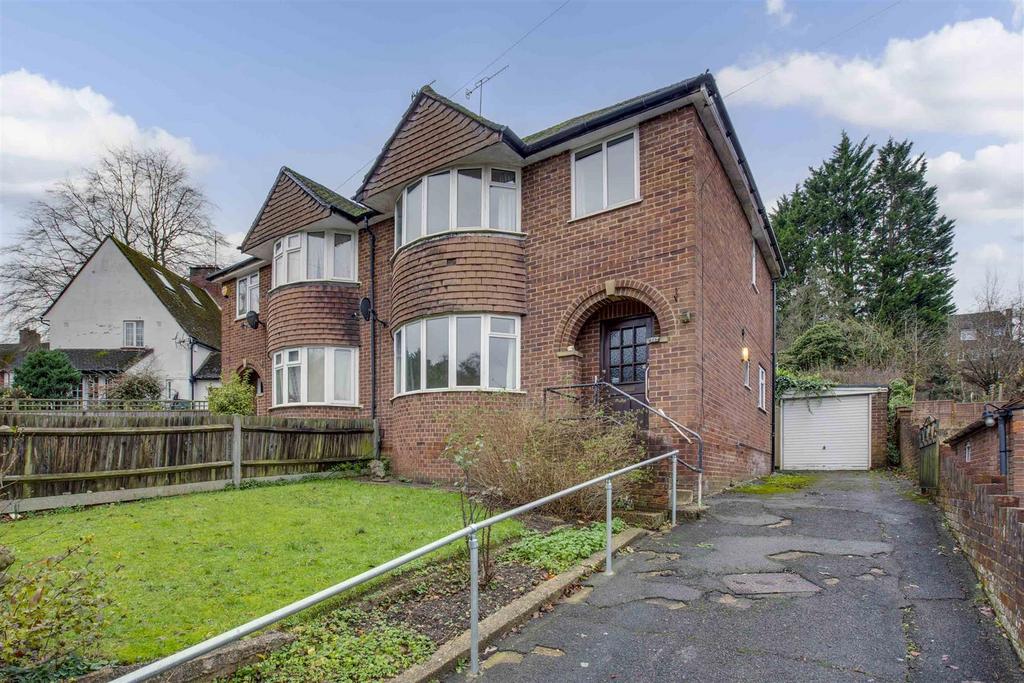 Desborough Avenue, High HP11 3 bed semidetached house £425,000