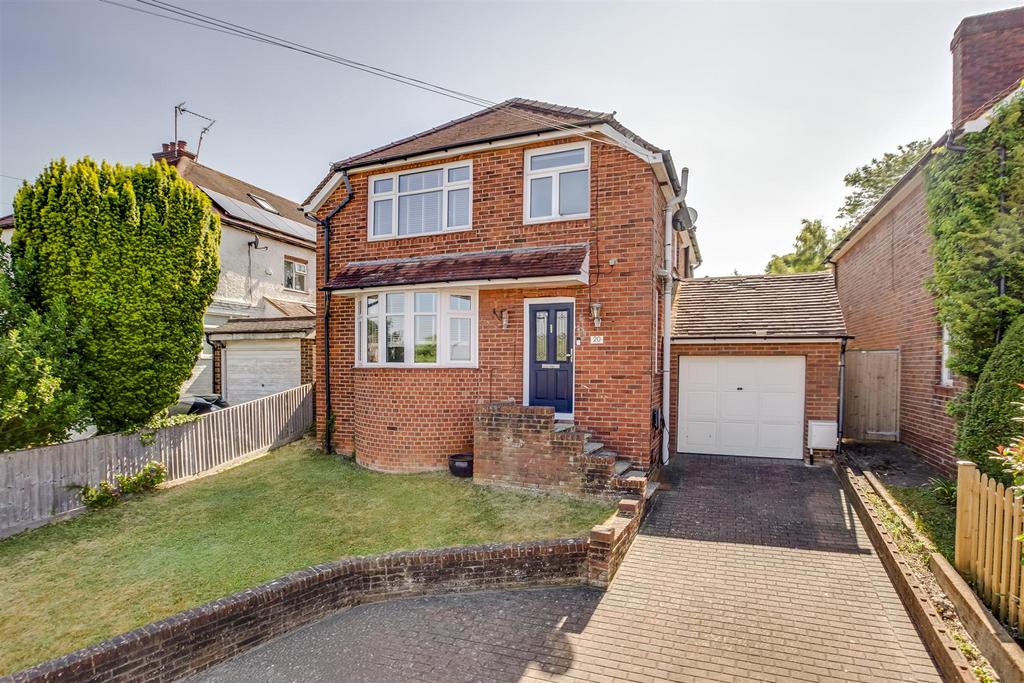 20 West Drive, HP13 6 JT-8.jpg