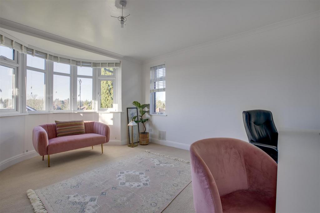 20 West Drive, HP13 6 JT-6.jpg