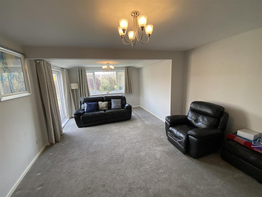 Extended Lounge