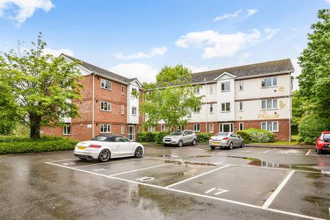 2 bedroom flat for sale, Walled Meadow, Andover