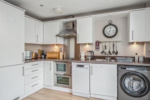 2 bedroom apartment for sale, Tadros Court, High Wycombe HP13