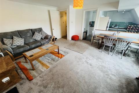 2 bedroom flat to rent, BPC02395 Berkeley Square, Bristol