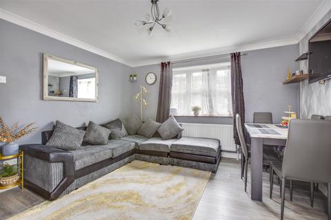 2 bedroom flat for sale, London Road, High Wycombe HP11