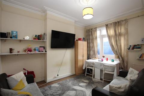 3 bedroom terraced house for sale, Maryland Road, Wood Green