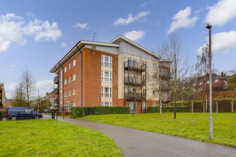 2 bedroom flat for sale - Andrews House, Tadros Court, High Wycombe HP13