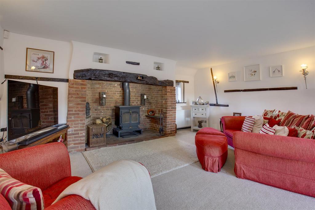 Edgewood Cottage, HP11 1 DS-24.jpg