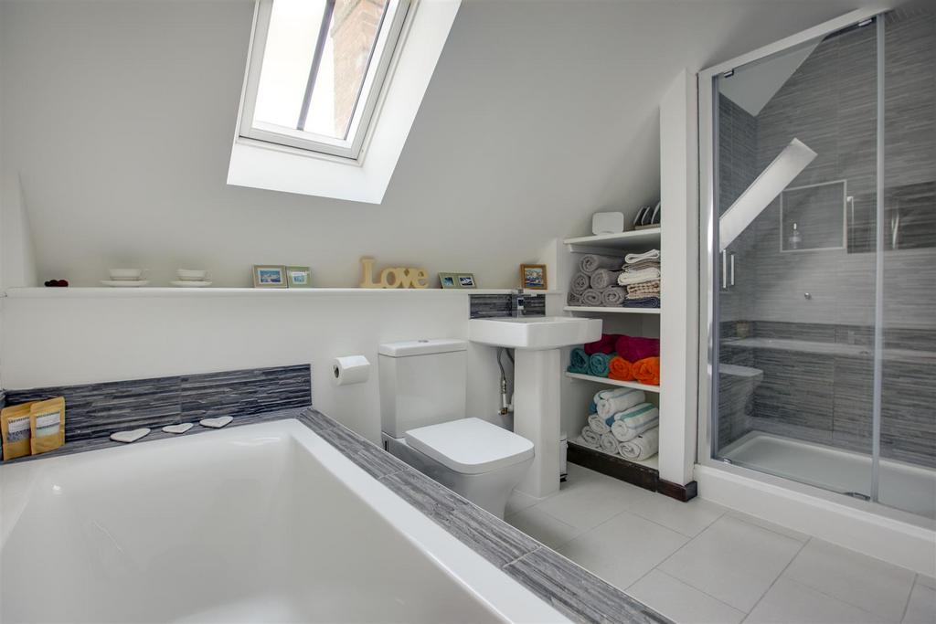 Edgewood Cottage, HP11 1 DS-32.jpg