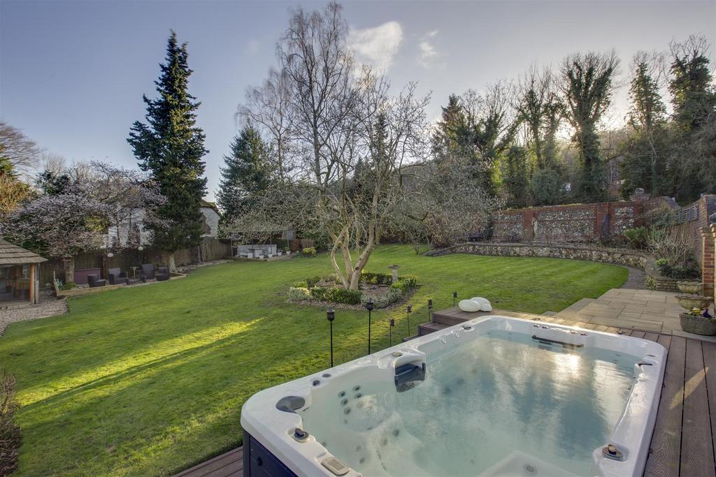 Edgewood Cottage, HP11 1 DS-11.jpg