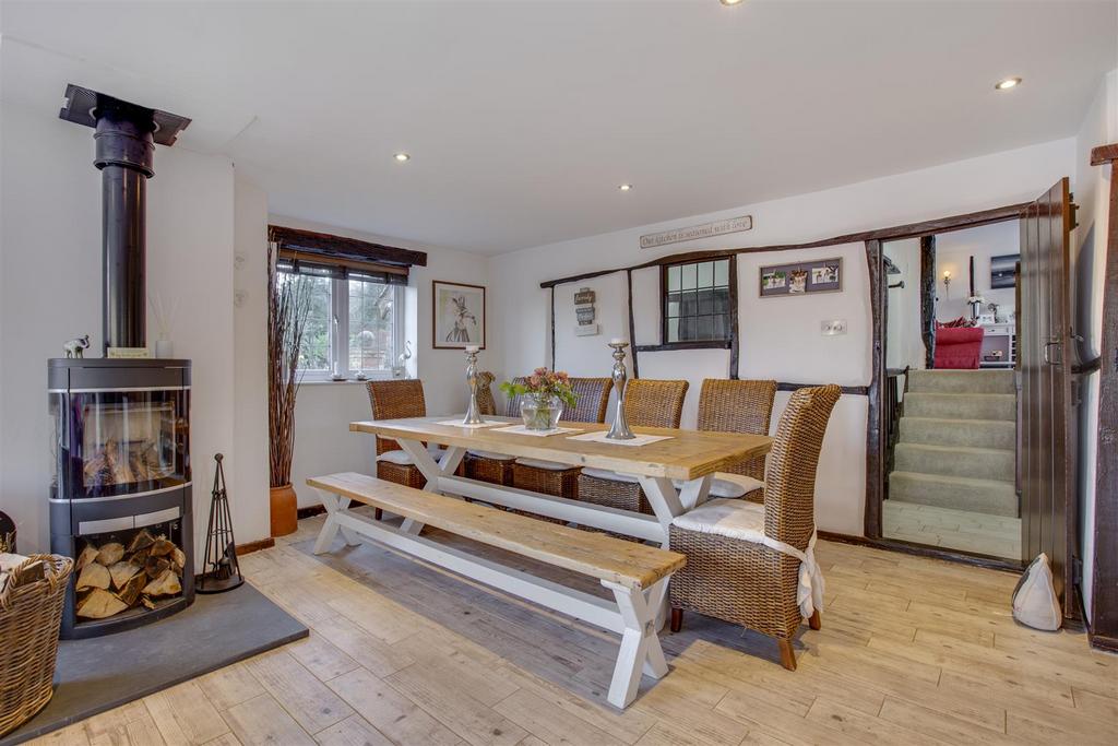 Edgewood Cottage, HP11 1 DS-15.jpg