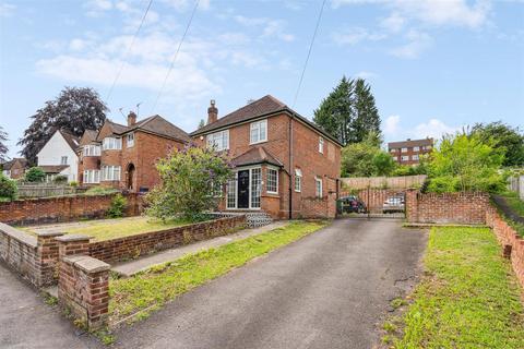 3 bedroom detached house for sale, Desborough Avenue, High Wycombe HP11