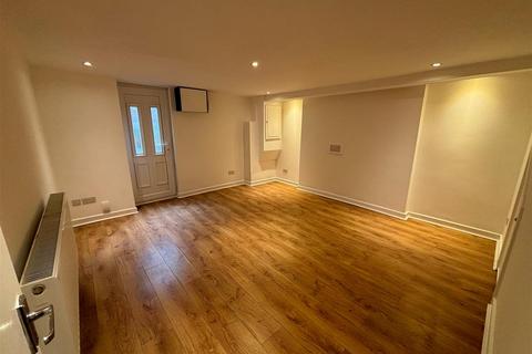 2 bedroom flat to rent - Kings Mount, Oxton CH43