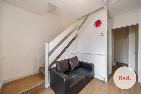 3 bedroom maisonette for sale, Stewart Street, London E14
