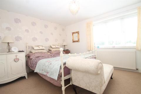 3 Commonside, Downley, High Wycombe, HP13 5XG