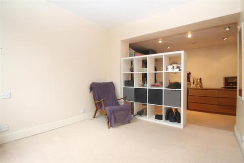 3 Commonside, Downley, High Wycombe, HP13 5XG