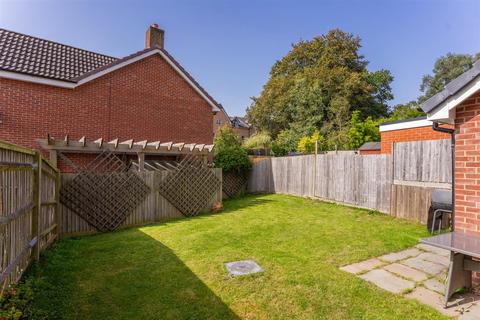 3 bedroom semi-detached house for sale, Garratts Way, High Wycombe HP13