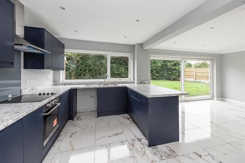 4 bedroom detached house to rent - 16 Woodcote Road, Tettenhall