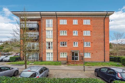 2 bedroom flat for sale - Tadros Court, High Wycombe HP13