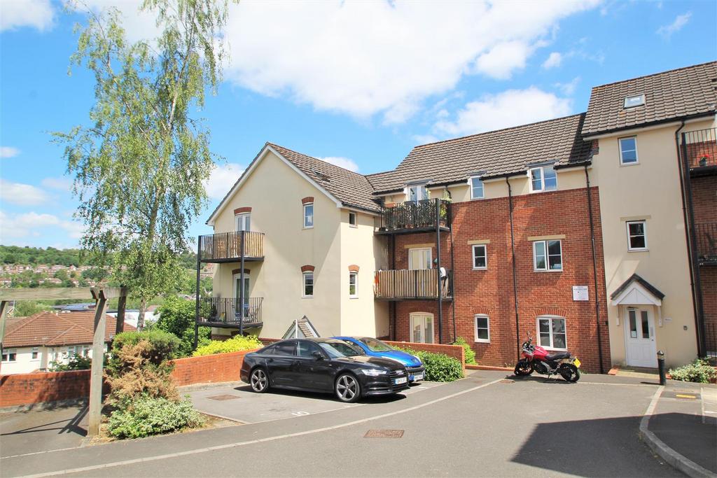 Dashwood Avenue, High HP12 2 bed flat for sale £250,000