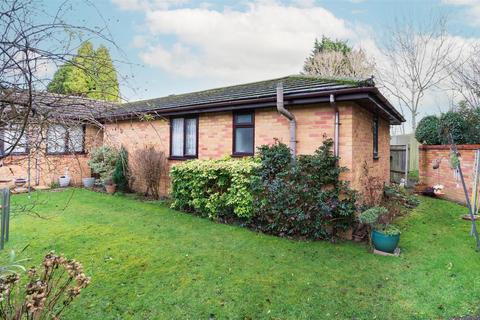 1 bedroom bungalow for sale, Highfield Avenue, High Wycombe HP12