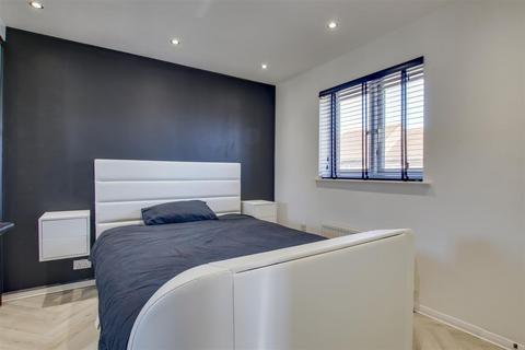 103 Jacksons Drive, Cheshunt, Waltham Cross, EN7 6HW