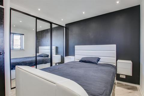 103 Jacksons Drive, Cheshunt, Waltham Cross, EN7 6HW