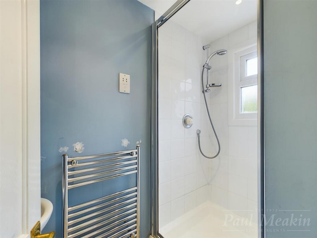 Downstairs shower