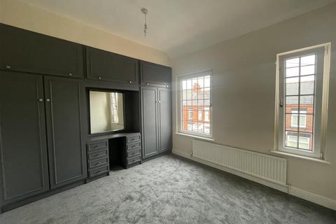 2 bedroom terraced house to rent, Park Road, Tanyfron, Wrexham